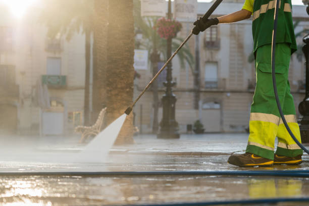 Best Animal Enclosure Cleaning  in Saginaw, TX